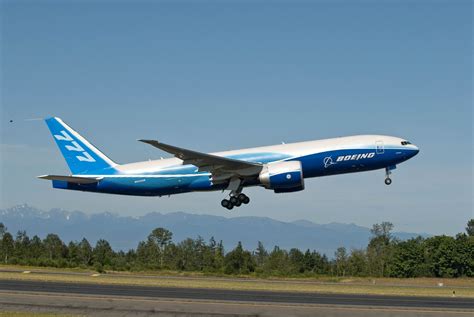 Boeing 777F .